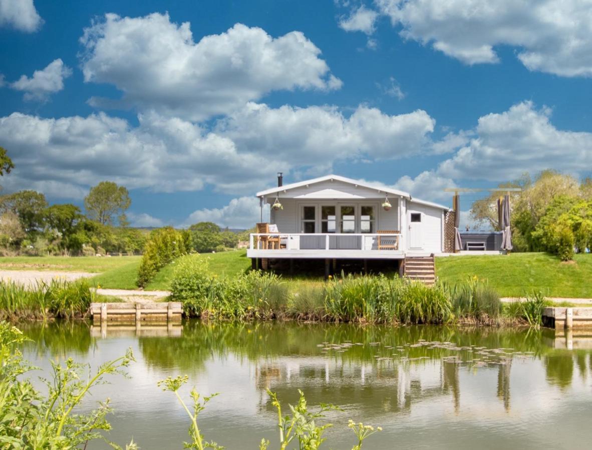 Choller Lake Lodges - Primrose Cabin With Private Hot Tub Arundel Exteriér fotografie